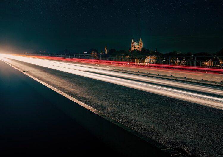 Sicher durch die Nacht: Speyer startet Frauen-Jugend-Nacht-Taxi