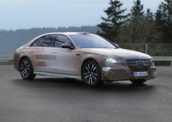 Mercedes verpartnert sich mit Uber (erneut)