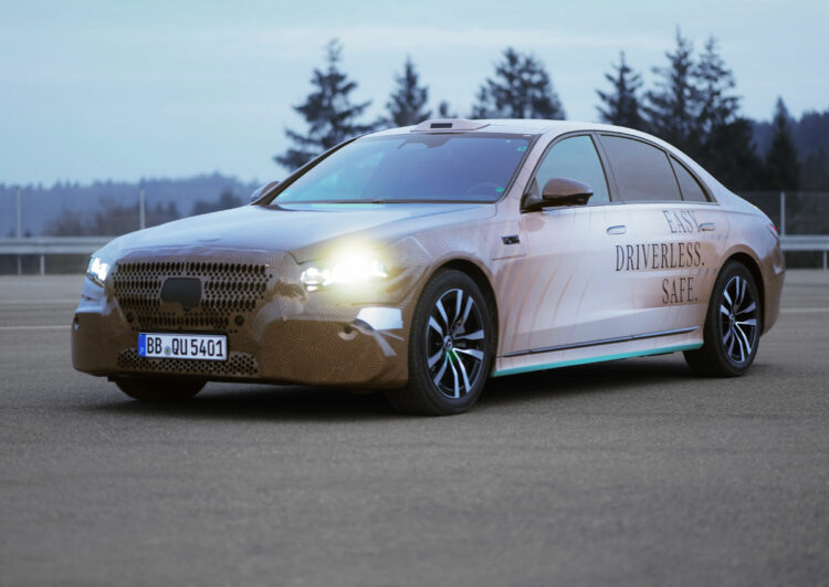 Mercedes verpartnert sich mit Uber (erneut)