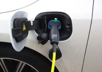 Taxi liefert Stromschub: E-Taxis laden jetzt im Express-Tempo