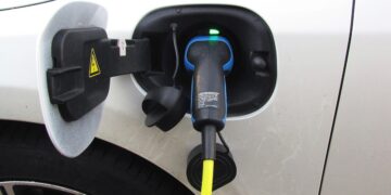 Taxi liefert Stromschub: E-Taxis laden jetzt im Express-Tempo