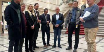 Petition für bessere Halteplätze in Berlin übergeben