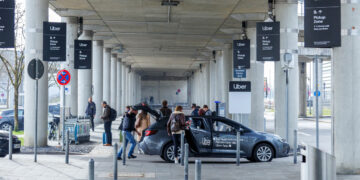 Flughafen München macht Platz für Uber