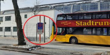 Das verdrängte Taxi darf nachts zurückkehren
