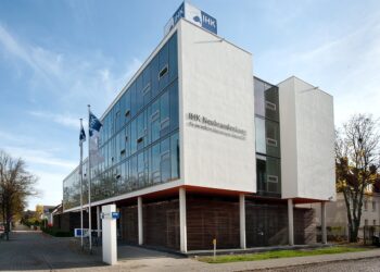 Dumpingpreise der Krankenkassen: IHK und Politik sorgen sich um Taxibetriebe und Patienten