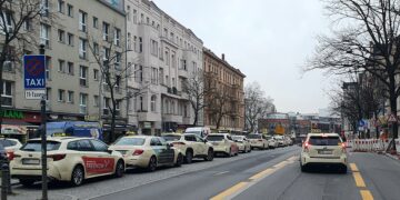 Wie wirkt Kuddelmuddel am Taxistand auf unsere Fahrgäste?