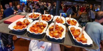 Rekordbesuch beim Parlamentarischen Currywurstabend des Verkehrsgewerbes in Hannover