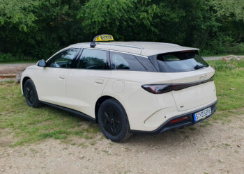 Taximodell mit Kampfpreis-Rabatt