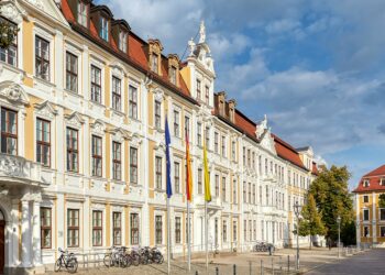 Rufbus statt Rückkehrpflicht: Was Sachsen-Anhalts Parteien vor der Wahl versprechen