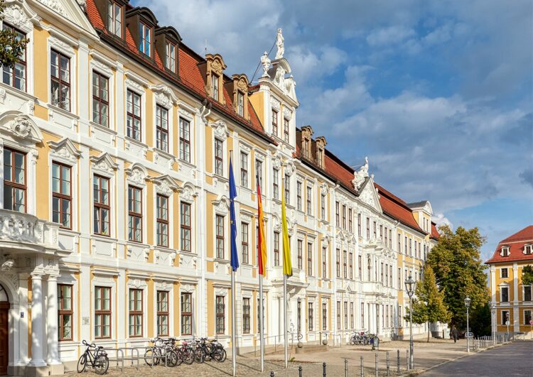 Rufbus statt Rückkehrpflicht: Was Sachsen-Anhalts Parteien vor der Wahl versprechen