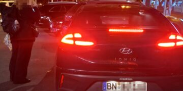 Uber-Mietwagen: Am Bahnhof gewartet und Einsteigerin mitgenommen