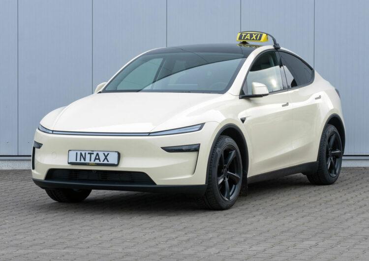 Tesla-Taxi-Umrüstung ist möglich: Intax nennt Preise