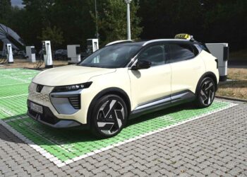 Mitsubishi bringt zwei Modelle als Taxi auf den Markt