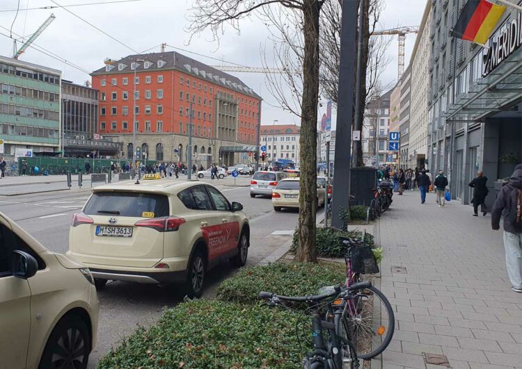Weiterer Taxistand am Münchner Hauptbahnhof soll verschwinden