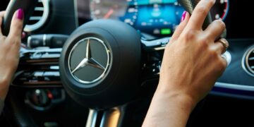 Taxi 40100 nutzt Frauen-Jubiläum für Personalmarketing