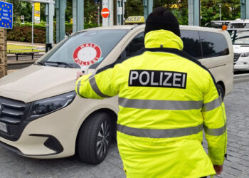Grenzübertritt mit dem Black Taxi – Taxifahrer als Schleuser im Verdacht?